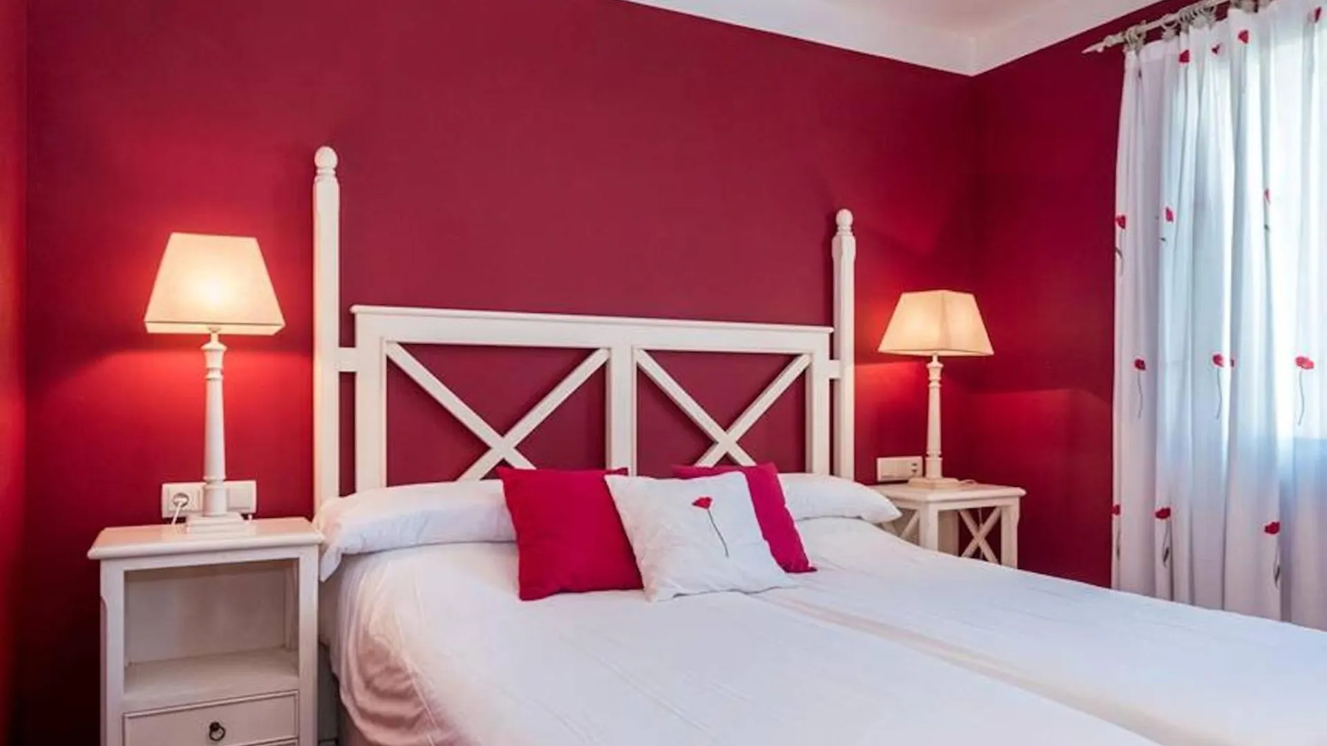 Villa Finesse 1 - Lovely 3 Bedroom Villa - Great Pool Area - Perfect For Families Son Bou